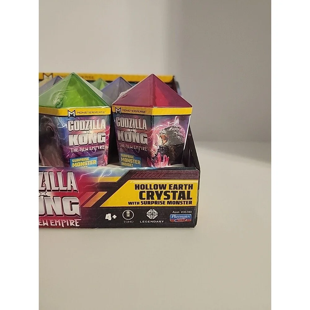1 Godzilla X Kong: The New Empire Hollow Earth Crystal Monster Random Color Set